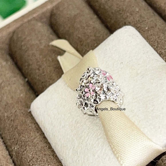 New Pandora Mom Daisy Heart Charm - Picture 6 of 8